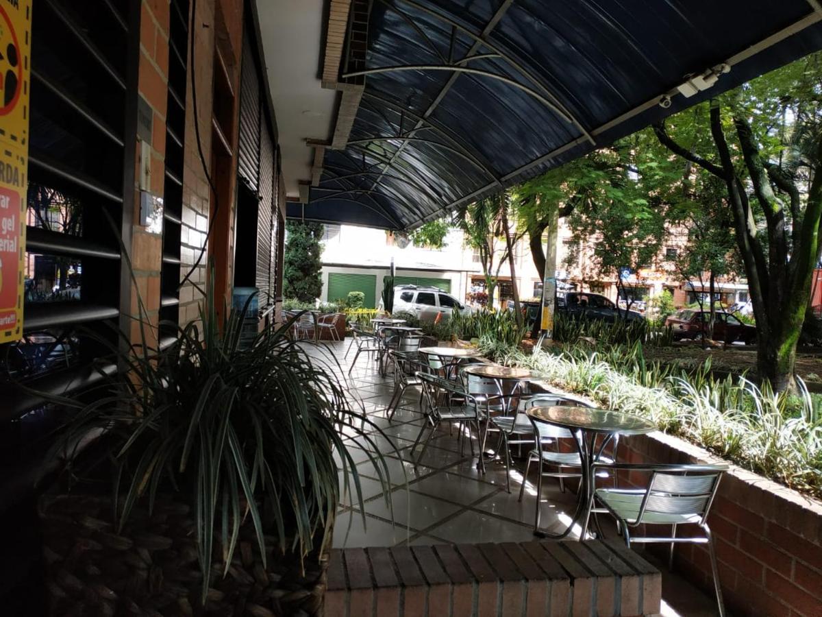 Aparthotel Aparta Montes *